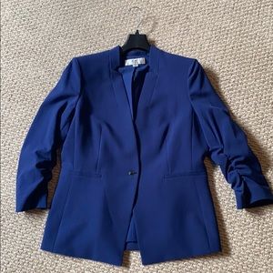 EUC Tahari Blue Blazer 3/4 length sleeves